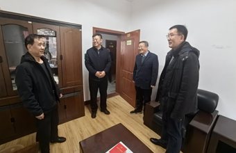 党委书记、院长李兴文春节后看望干部职工